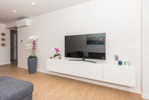 TV - Luxury Apartment Lemon•Sea View•Free Parking (Makarska)