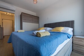 1 chambre, fer et planche à repasser, Wi-Fi, literie fournie