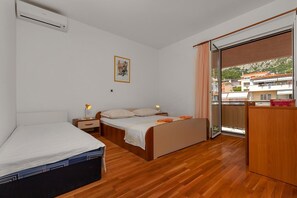 4 chambres, fer et planche à repasser, Wi-Fi, draps fournis
