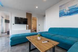 TV - • Lux apt Seashell • Free Parking (Makarska)
