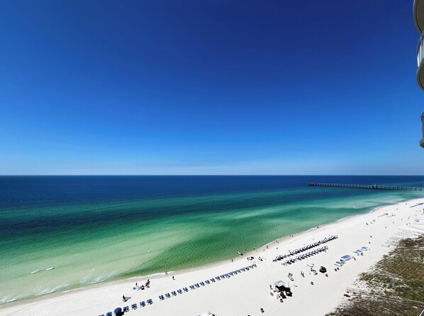 On the beach - Aqua 1401 Oceanfront Primary Suite/Sleeps 8/Beach Chairs/Wifi/Clean (Panama City Beach)