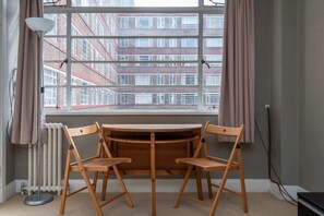 View from property - Unique 1-bed Apartment in Vibrant Balham (London)