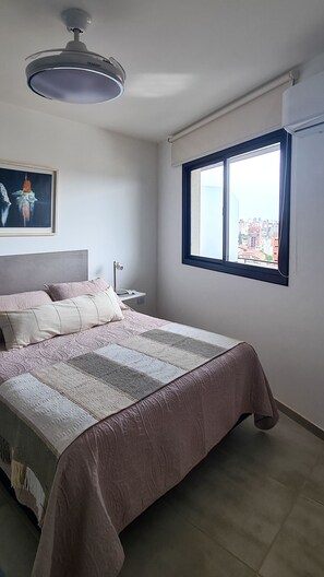 City Apartment, 1 Queen Bed with Sofa bed | In-room safe, blackout curtains, free WiFi, bed sheets - Lux Apart Cba (Córdoba)