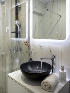 Design Apartment, 2 Bedrooms, Non Smoking | Bathroom | Shower, free toiletries, hair dryer, towels - Stay Chic Athens  (Athens)