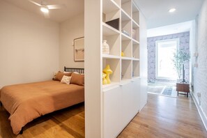 1 soverom, strykejern/-brett, wi-fi (inkludert) og sengetøy