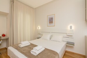 1 bedroom, iron/ironing board, bed sheets