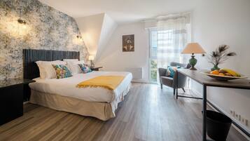 Comfort Double Room | 1 bedroom, individually decorated, desk, laptop workspace