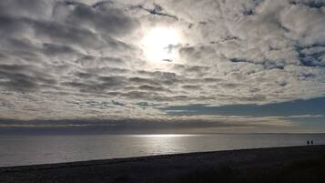 Tæt på stranden