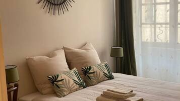 2 bedrooms, iron/ironing board, free WiFi, bed sheets