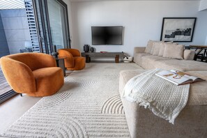 Luxury Apartment, 4 Bedrooms | Living area