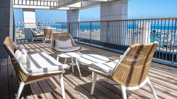 Luxury Apartment, 4 Bedrooms | Terrace/patio