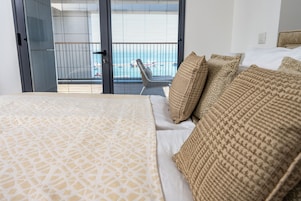 Luxury Apartment, 4 Bedrooms | Desk, soundproofing, iron/ironing board, free WiFi