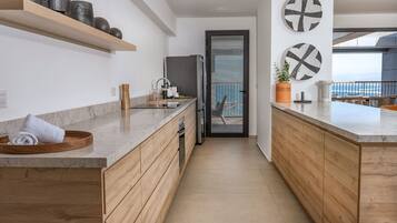 Luxury Apartment, 4 Bedrooms | Private kitchen | Fridge, microwave, oven, coffee grinder