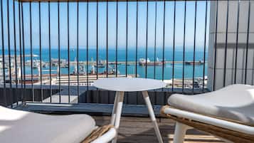 Luxury Apartment, 4 Bedrooms | Terrace/patio