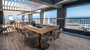 Luxury Apartment, 4 Bedrooms | Terrace/patio