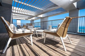 Apartemen Mewah, 4 kamar tidur | Teras/patio