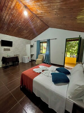 Deluxe Suite, Lanai, Garden View