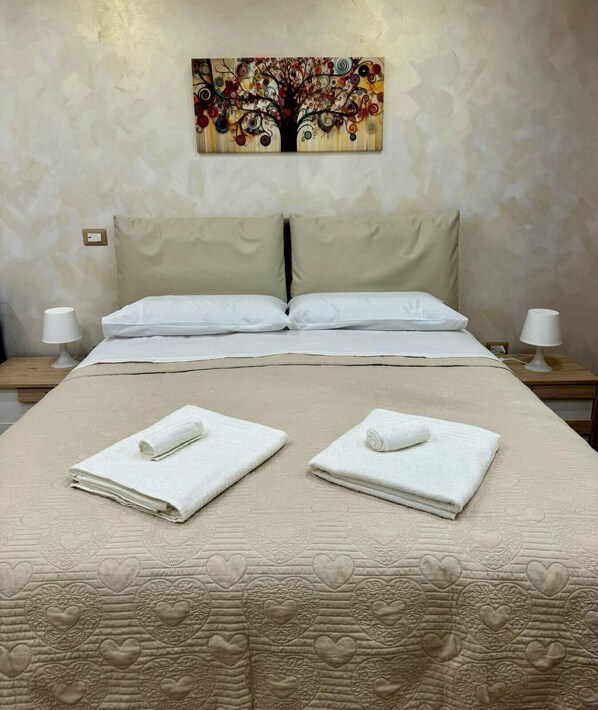 1 bedroom, WiFi, bed sheets - 2 minutes from Via Toledo the center of Naples, Quartieri Spagnoli (napoli)