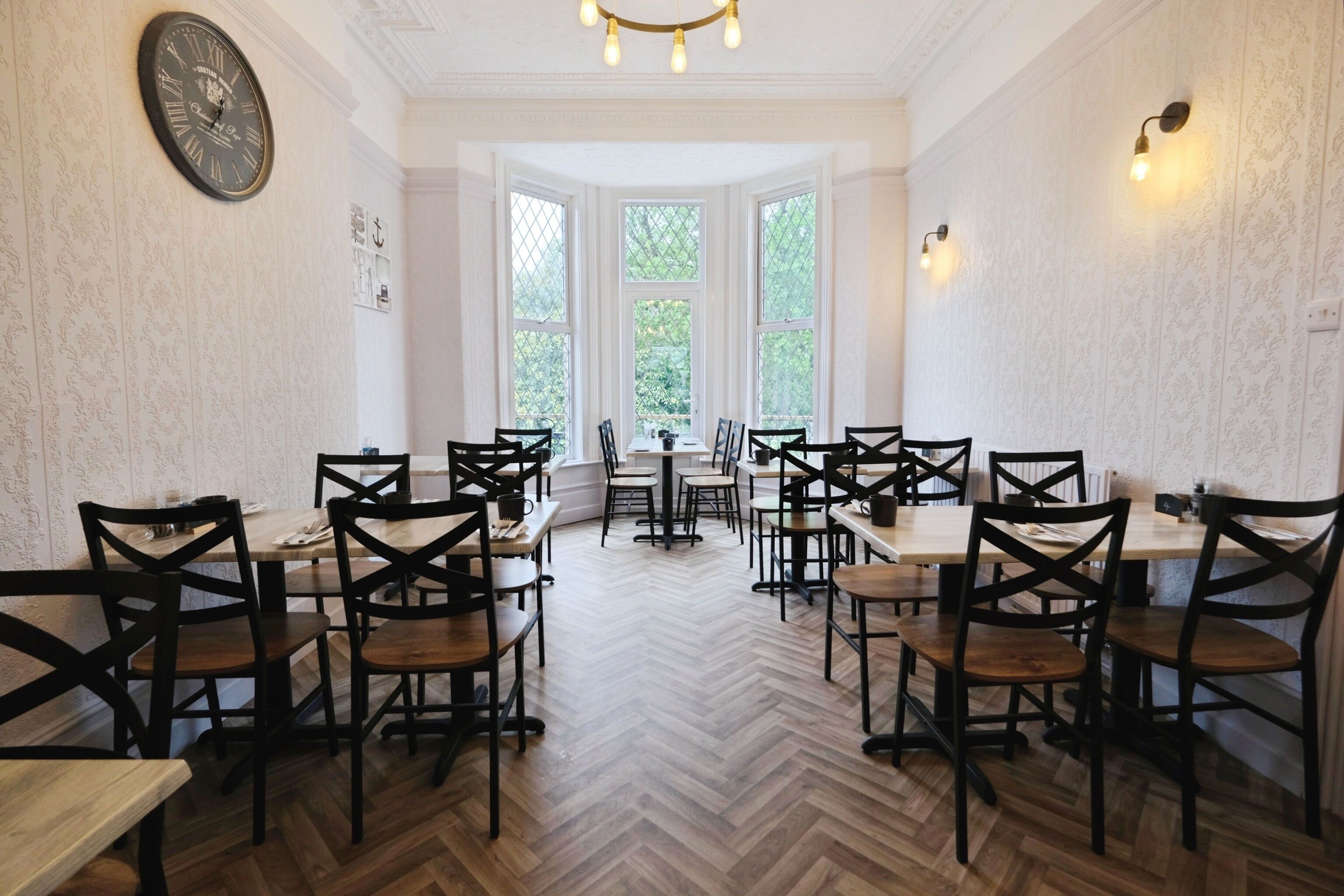 فطور مطهو حسب الطلب مجانًا يوميًا