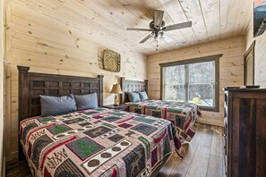 4 Schlafzimmer, Schreibtisch, Reisekinderbett, kostenloses WLAN