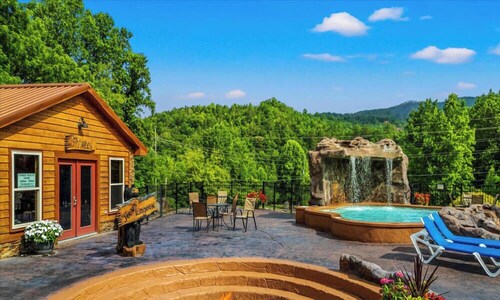 Charming 3BD Cabin w/ Hot Tub! Arcade + POOL!