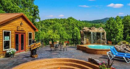 Charming 3BD Cabin w/ Hot Tub! Arcade + POOL!