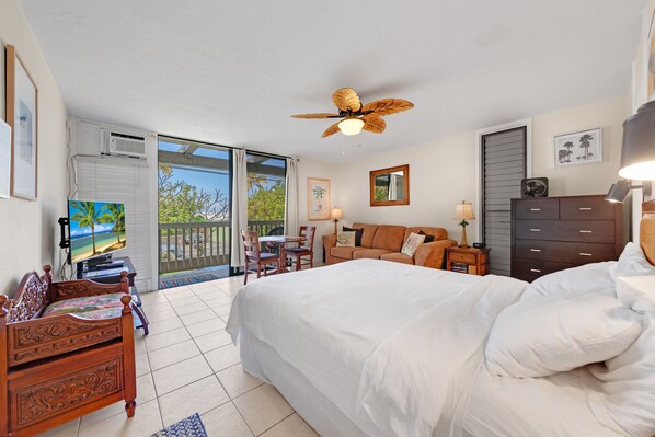 1 bedroom, iron/ironing board, free WiFi, bed sheets - Summer Deal Kona Studio Vacation Rental on Alii Drive Near Surf Beach (Kailua-Kona)