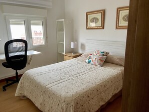 3 dormitorios, escritorio, tabla de planchar con plancha y wifi gratis