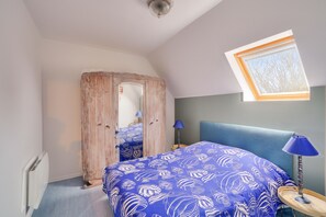 3 bedrooms, iron/ironing board, free WiFi