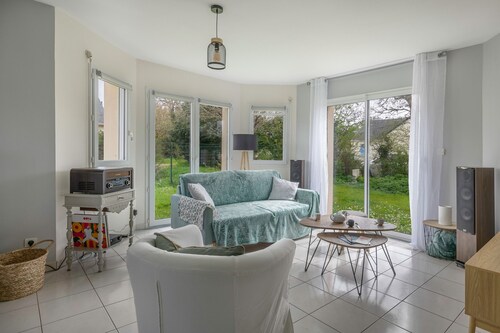 10 minutes from the sea, 5p holiday home, garden