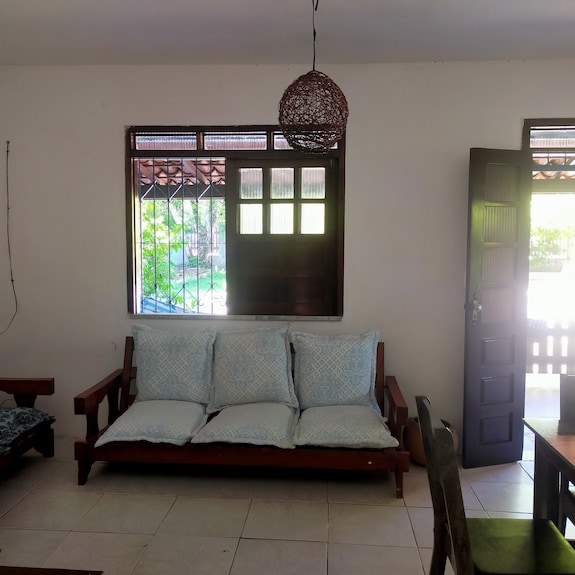 Cozy Vacation Home Surrounded By Greenery A Few Steps From The Sea - Itaparica