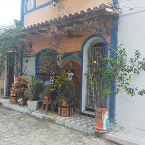 تفاصيل الفندق من الخارج