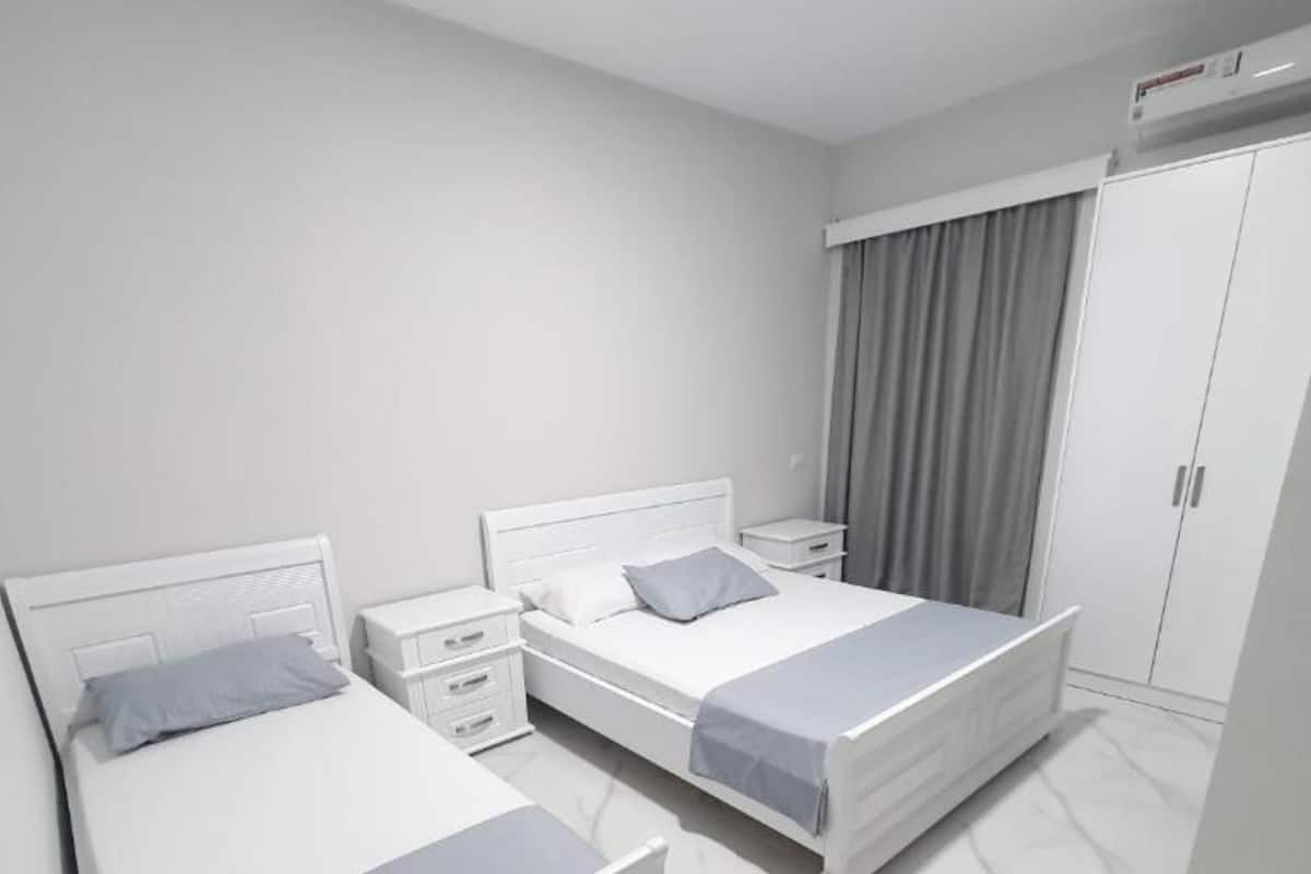 Triple Room, Balcony | 2 bedrooms, free WiFi