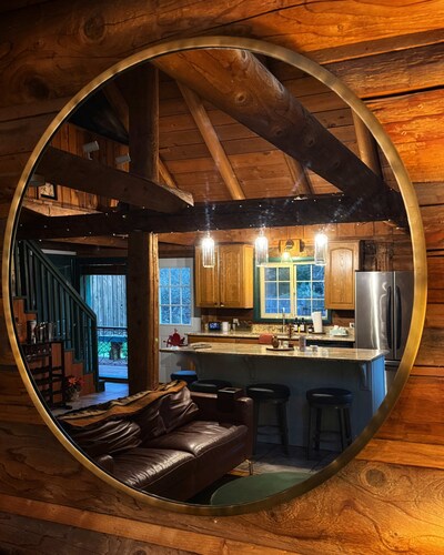 Whitehorse Mountain Retreat - Hot tub - Fireplace