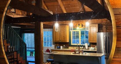 Whitehorse Mountain Retreat - Hot tub - Fireplace