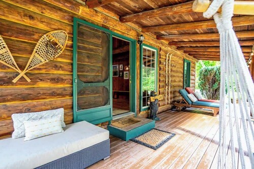 Whitehorse Mountain Retreat - Hot tub - Fireplace