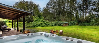 Whitehorse Mountain Retreat - Hot tub - Fireplace