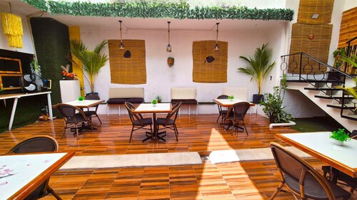 Economic King Size Bed Downtown with AC and WiFi