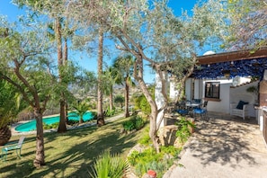 Outdoor dining - Villa Casa Malvarosa by Villa Plus (Valtocado)