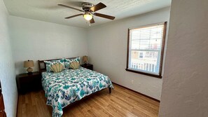2 bedrooms, iron/ironing board, free WiFi, bed sheets - One Particular Cottage - Next to Margaritaville (Fort Myers Beach)