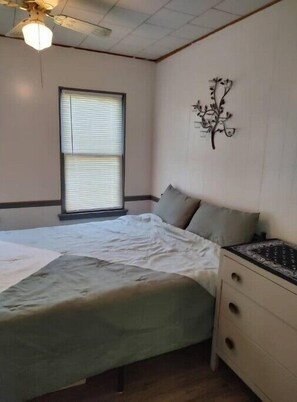 2 bedrooms, free WiFi, bed sheets