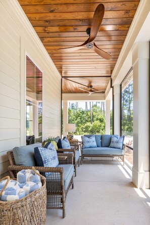 Terrace/patio - New Prof. Designed Coastal Home, 4BR, 2.5 BA (Saint Teresa)