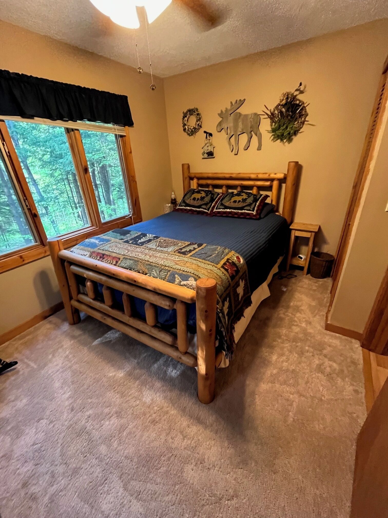 5 bedrooms, iron/ironing board, bed sheets