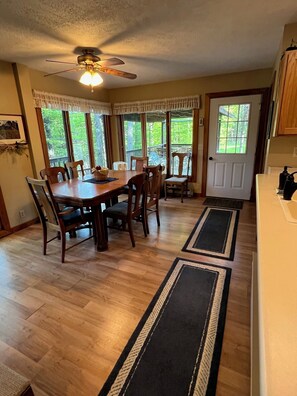 Dining - Cozy family cottage near Crystal Mountain on the Betsie River. (Thompsonville)
