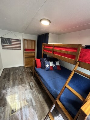2 bedrooms, travel crib, WiFi, bed sheets