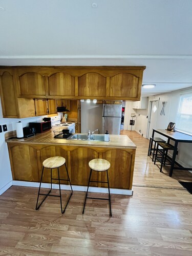 5 minutes from Humphrey boat ramp,guest access to pool and tennis courts