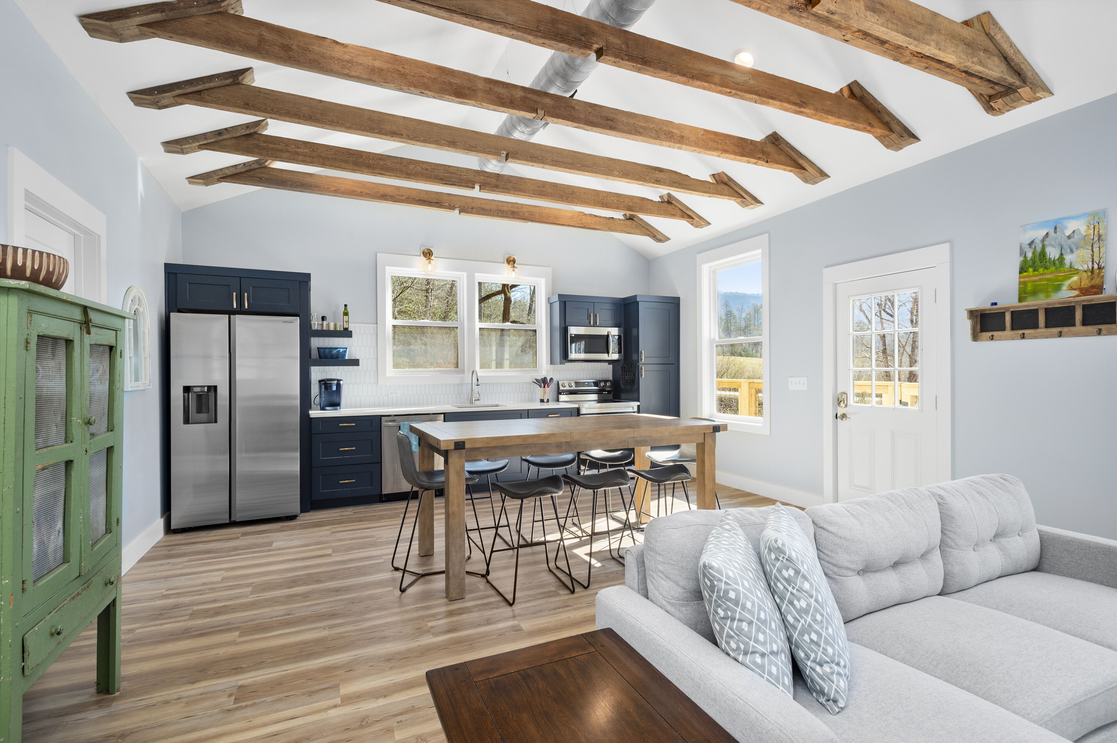 Private, King, Newly Renovated Farmhouse, Mountain and Creek Views, Fire pit