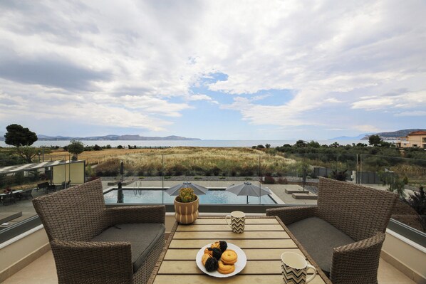 Apartamento luxo, vista para o mar | Terraço/pátio