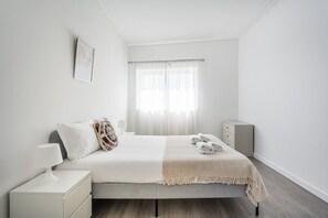 1 bedroom, internet, bed sheets