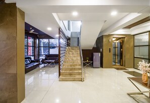 Interior - Monday Hotels - Swarna's The Capital (Penumuluru)